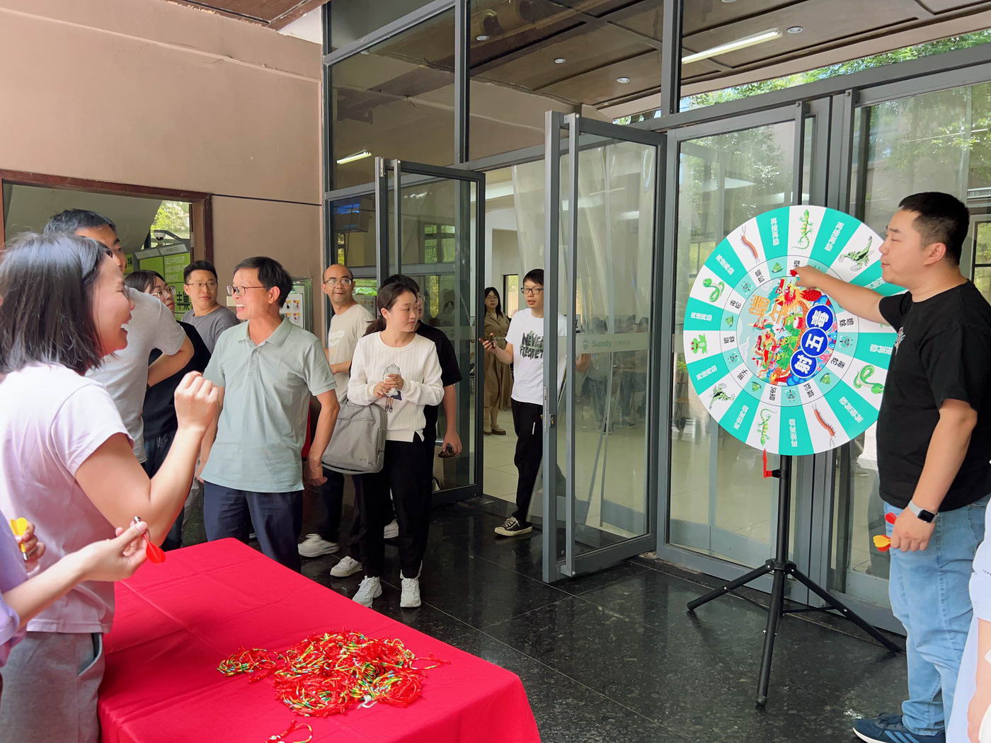 端午飛鏢大挑戰(zhàn)！靶盤上的五毒大作戰(zhàn)，太燃了！